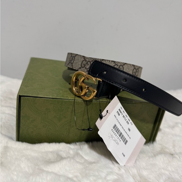 Gucci Beige and Black Women's Belt with Gold Buckle - Picture 1 of 8